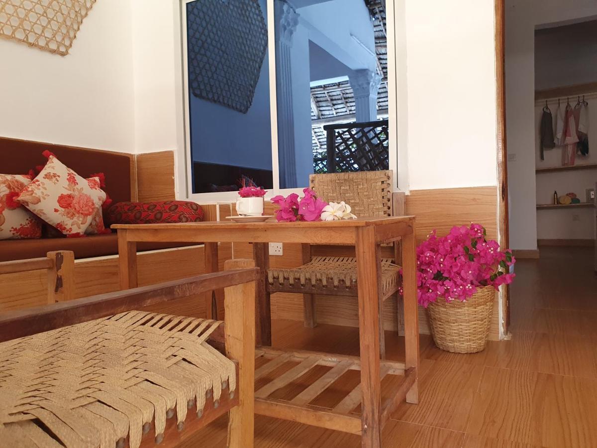 Baridi Villa 吉汶瓦 外观 照片
